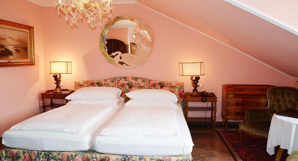 Seehotel Porcia Portschach am Woerthersee Ngoại thất bức ảnh