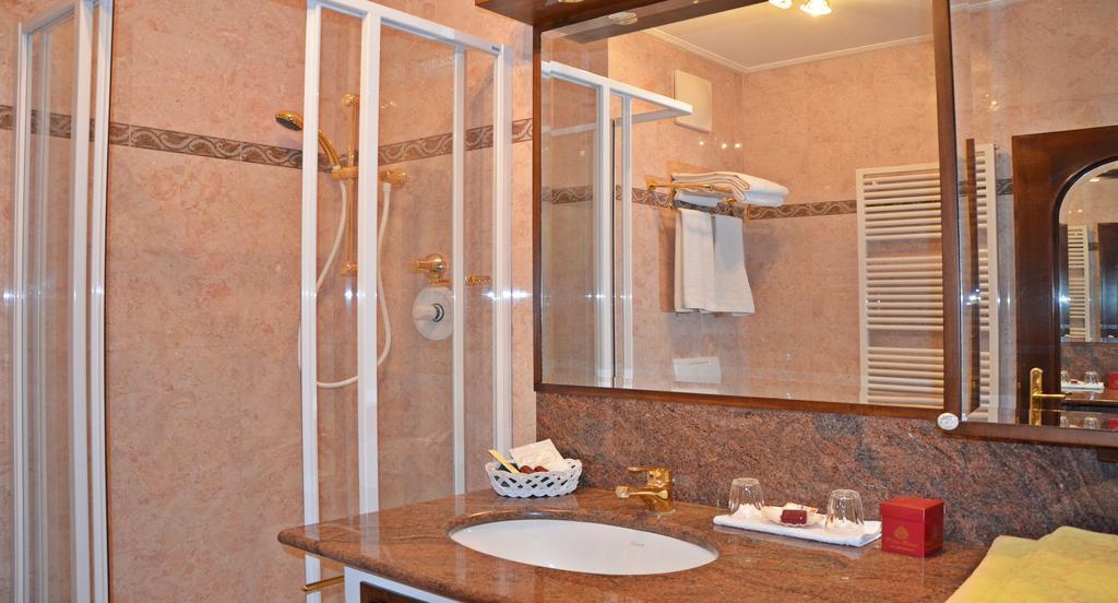Seehotel Porcia Portschach am Woerthersee Ngoại thất bức ảnh